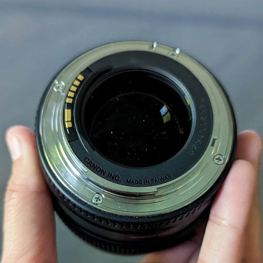 Canon EF 85mm f/1.8 USM Lens